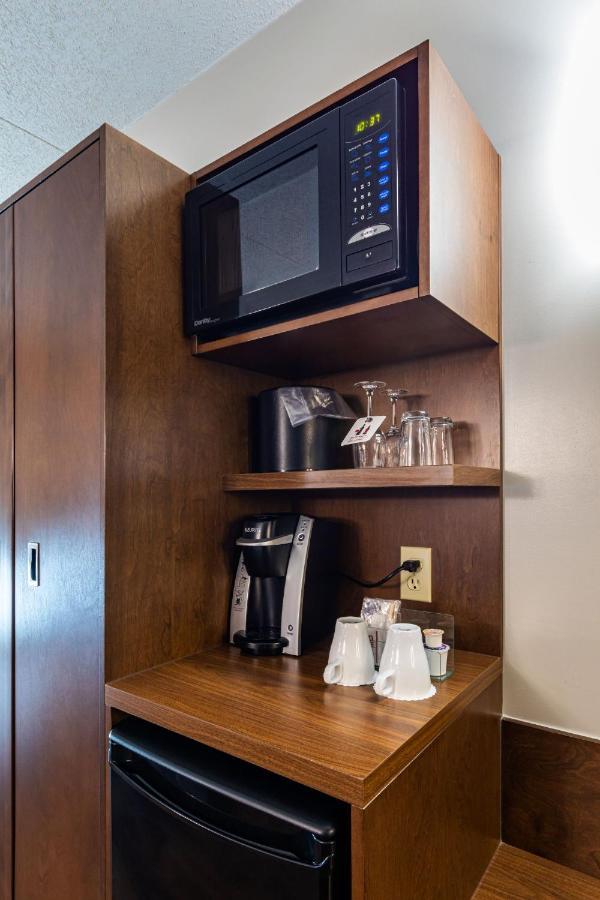 Hotel & Suites Normandin Quebec Buitenkant foto
