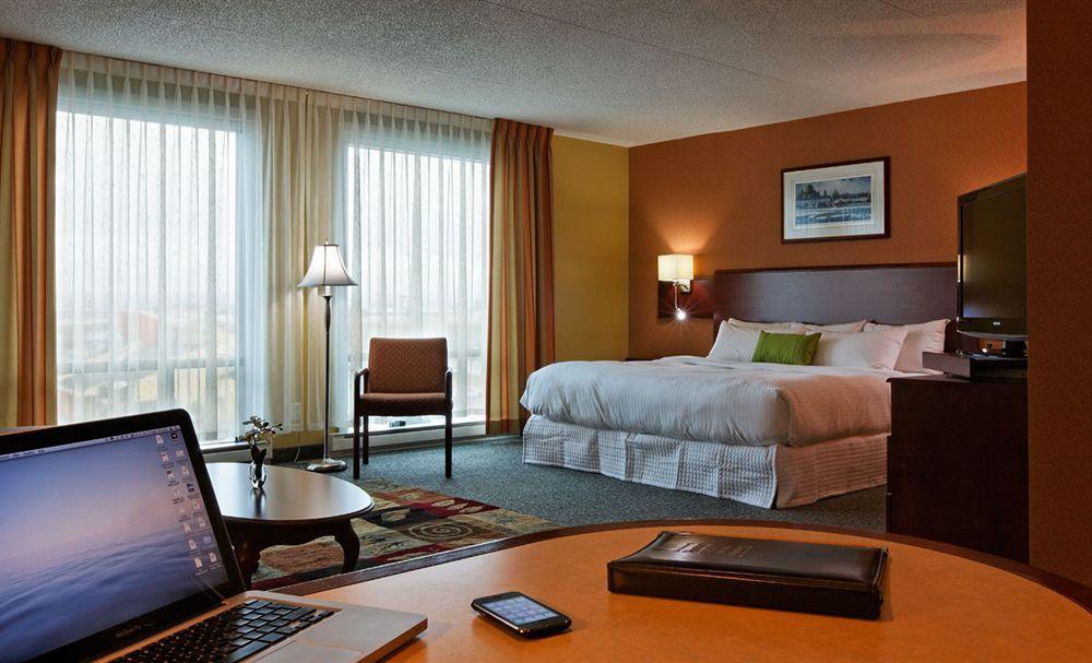 Hotel & Suites Normandin Quebec Buitenkant foto