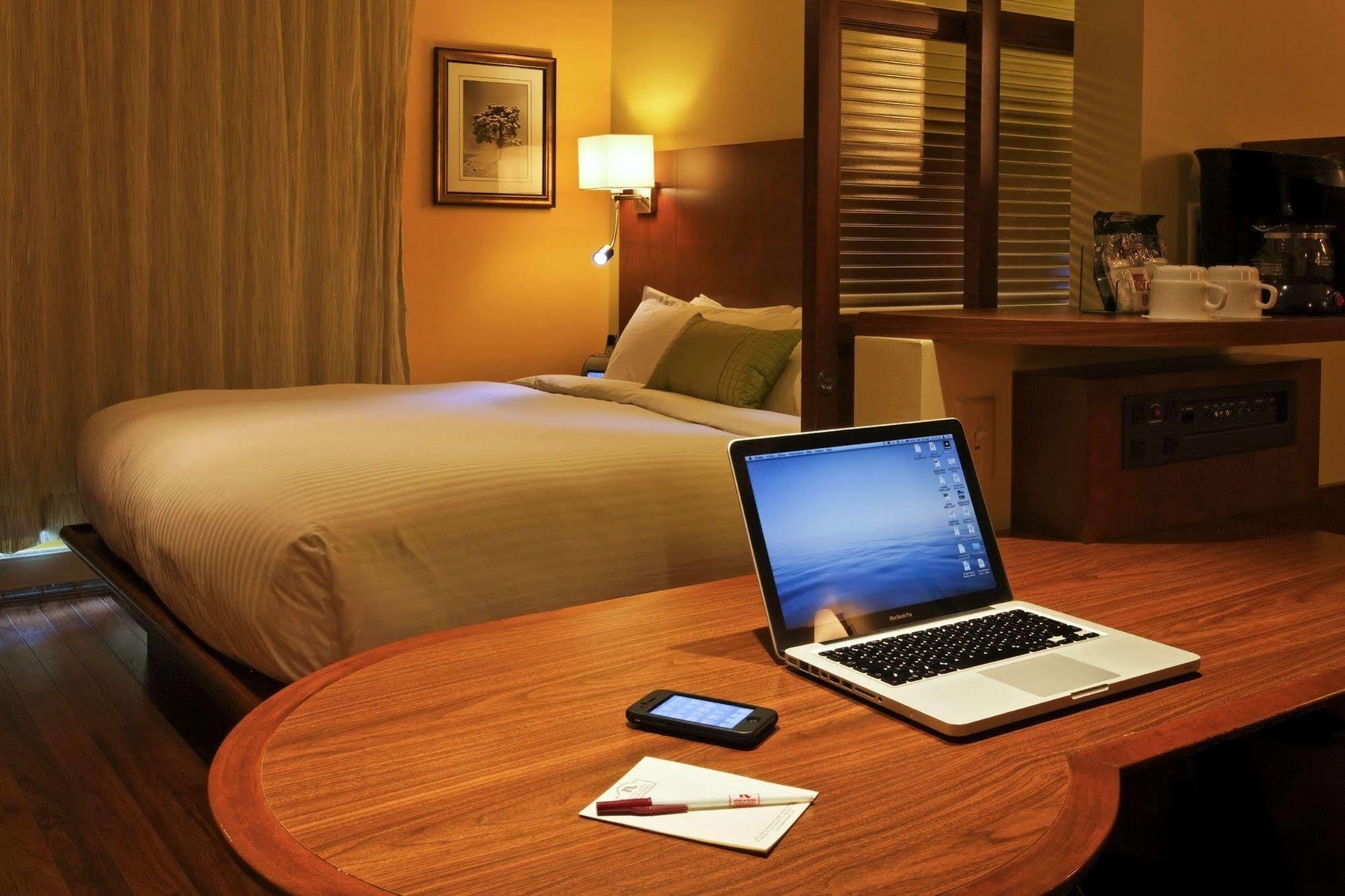 Hotel & Suites Normandin Quebec Buitenkant foto